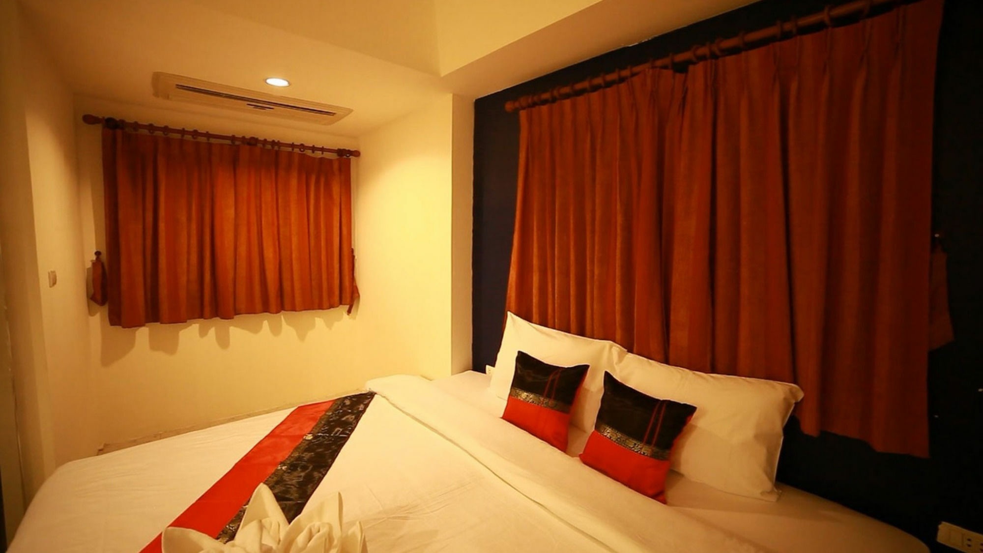 Rayaan Oriental Guest House & Restaurant Patong المظهر الخارجي الصورة